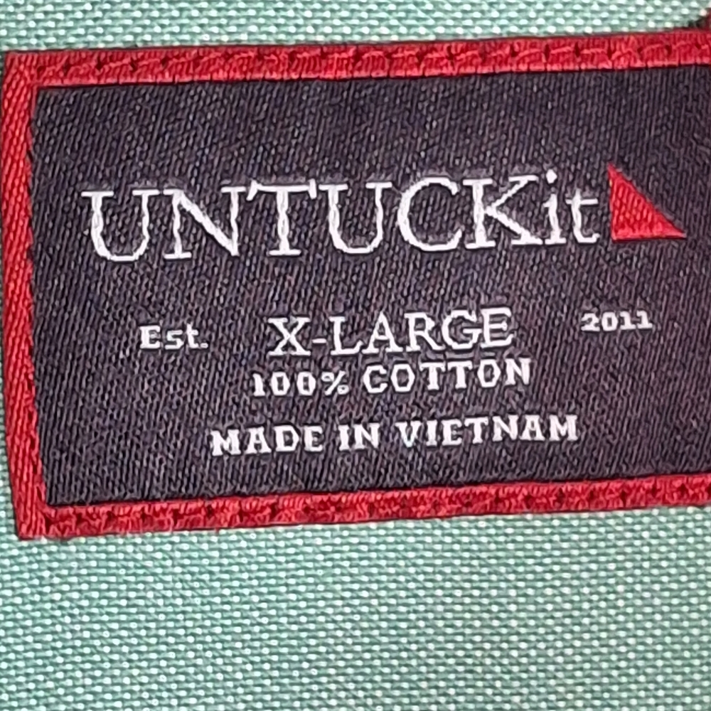 Untuckit Ls Button Down Size Xl - image 4
